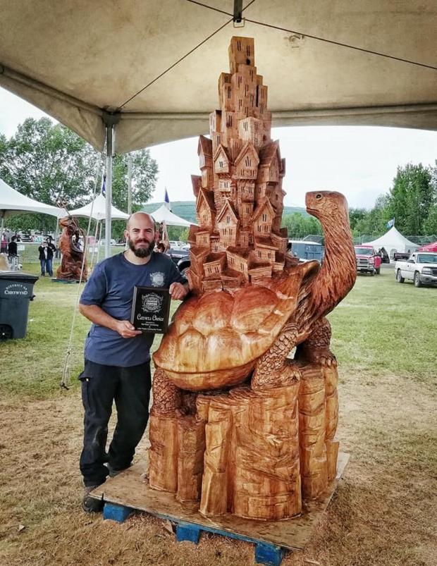 Forestry Journal: Dan with ‘Dependence’, which won the Carver’s Choice award at the Chetwynd International Chainsaw Carving Championships in British Columbia in 2018.