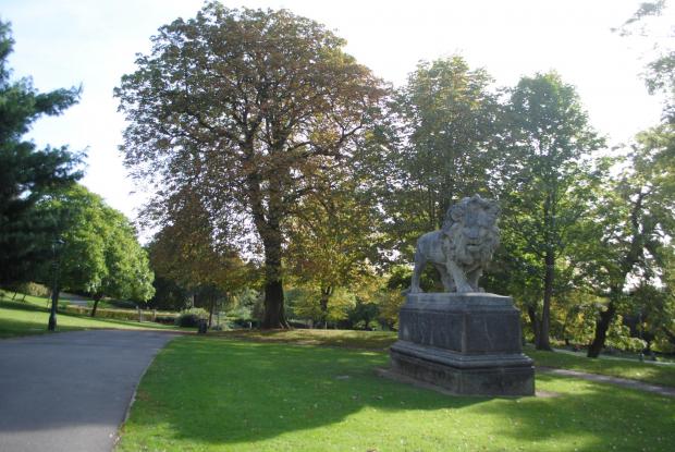 Forestry Journal: The impressive lion monument – only the trees know if it comes to live at night.