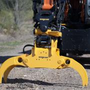It is fitted with EC-Oil as standard, allowing you to easily change hydraulic attachments or disconnect the tiltrotator.