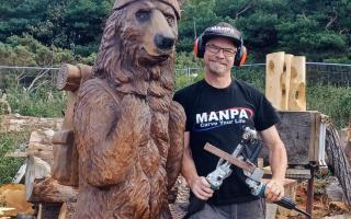 Simon and bear along with his Manpa tools, which he favours.